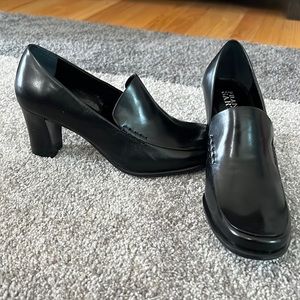Franco Sarto Black heels, Size 7W,NEVER worn.